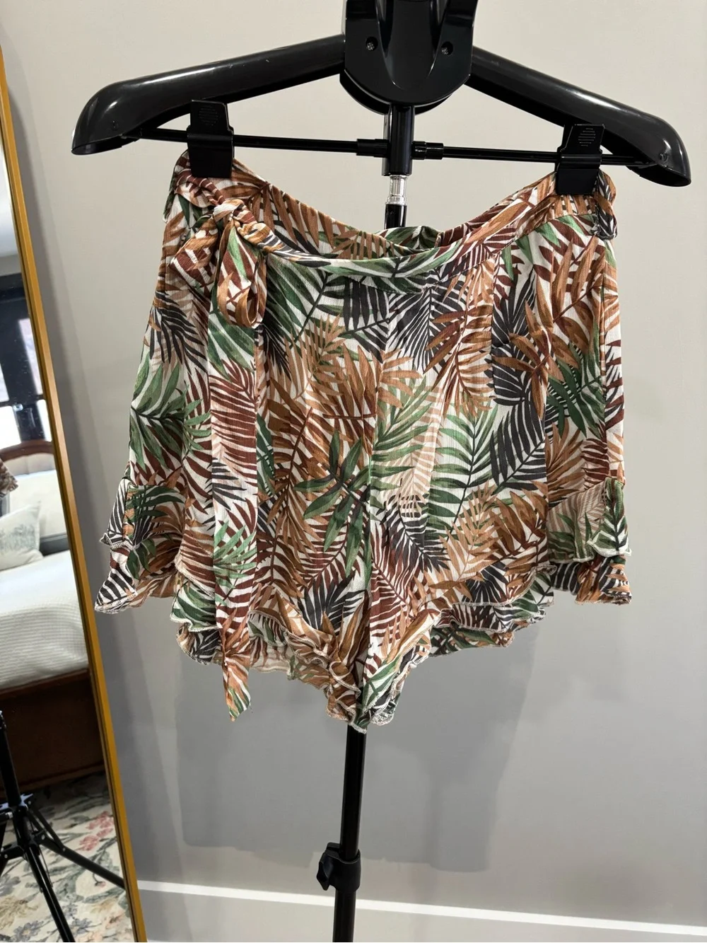 Francesca’s Blue RainTropical Leaf Print Women’s Tie-Waist Ruffle Trim Shorts